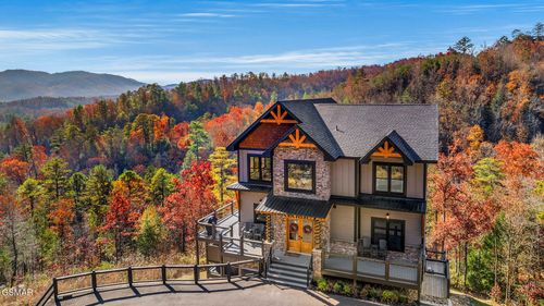 2957 Summit Trails Dr, Sevierville, TN, 37862-7711 | Card Image