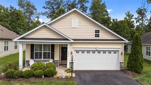 8334 E Lord Botetourt Loop, New Kent, VA, 23124-2871 | Card Image