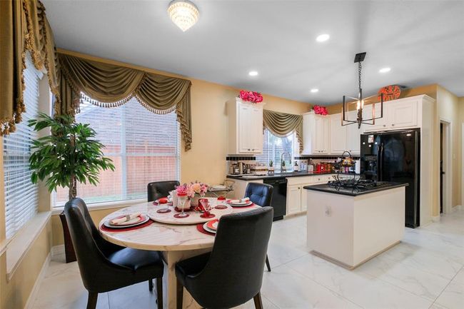 12427 Shadycrest Dr, House other with 5 bedrooms, 4 bathrooms and 2 parking in Houston TX | Image 9