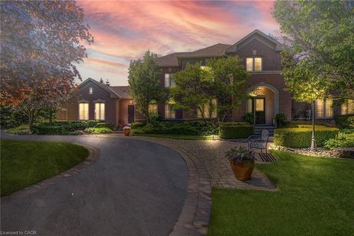 11 Bridlewood Blvd, Limehouse, ON, L0P1H0 | Card Image