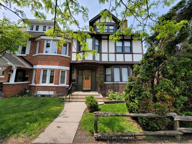 MAIN - 378 Spadina Rd, Home with 1 bedrooms, 1 bathrooms and 4 parking in Toronto ON | Image 1