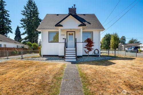 a-1702 Cedar St, Everett, WA, 98201-2151 | Card Image