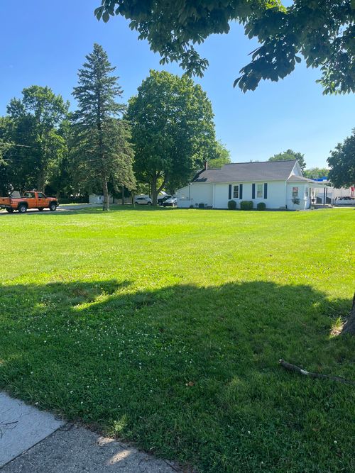 102 N Maumee, Tecumseh, MI, 49286 | Card Image
