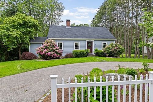 111 Tiffany Rd, Norwell, MA, 02061-2721 | Card Image
