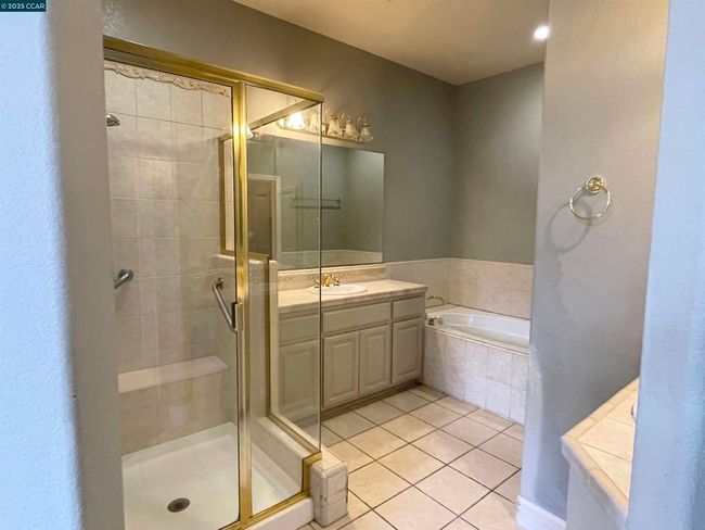 7104 Majestic Ct, Condo with 2 bedrooms, 2 bathrooms and 2 parking in Vallejo CA | Image 9