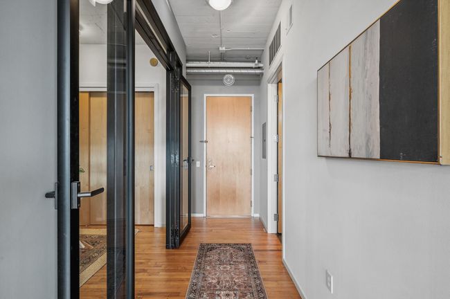 The entryway | Image 6