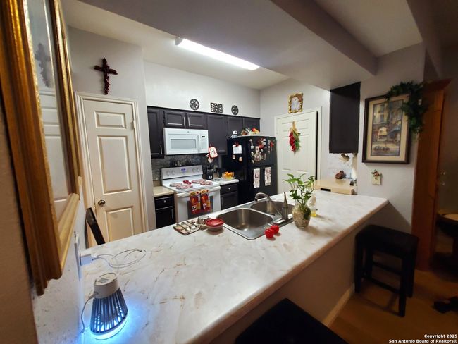 APT-502 - 6100 Woodlake Pkwy, Condo with 2 bedrooms, 2 bathrooms and null parking in San Antonio TX | Image 12