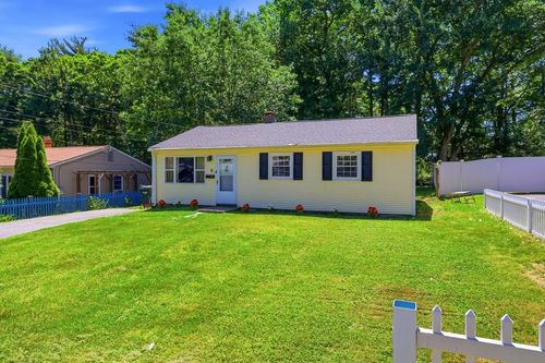 9 Woodcliff St, Springfield, MA, 01109-1735 | Card Image
