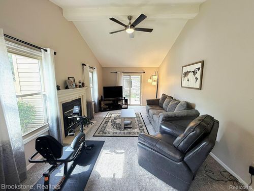 17-2336 Heritage Pointe Dr, Sterling Heights, MI, 48314-3738 | Card Image