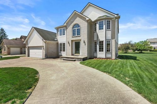 46325 Glen Eagle Dr, Shelby Township, MI, 48315-6118 | Card Image