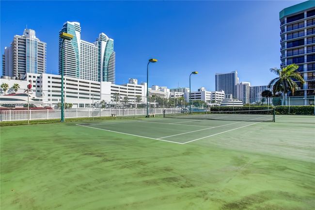 231 - 600 Parkview Dr, Condo with 3 bedrooms, 2 bathrooms and null parking in Hallandale Beach FL | Image 42