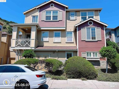 6136 Old Quarry Loop, Oakland, CA, 94605-3382 | Card Image