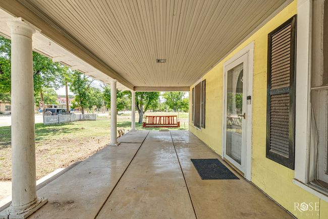 804 S Concho Ave, House other with 4 bedrooms, 2 bathrooms and 2 parking in Sonora TX | Image 6