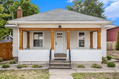 105 Fayette St, Augusta, MI, 49012-9757 | Card Image