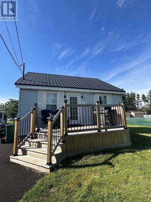 47 Oak Dr, Charlottetown, PE, C1A6T6 | Card Image