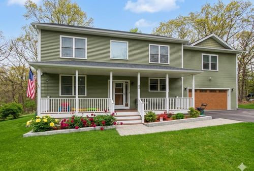 85 Paulines Way, Colchester, VT, 05446-4804 | Card Image