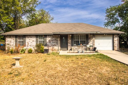 807 E 10th St, Kemp, TX, 75143-3215 | Card Image
