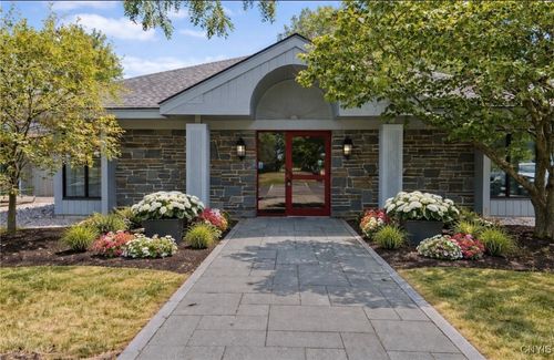 5710 Commons Park, East Syracuse, NY, 13057-9492 | Card Image