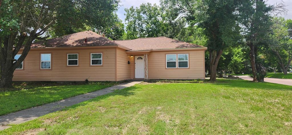 Pearce St, Baytown, TX 77520