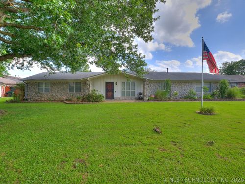 229 Choctaw Ct, Claremore, OK, 74017-3117 | Card Image