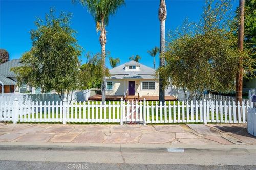 555 Le Point St, Arroyo Grande, CA, 93420-2827 | Card Image