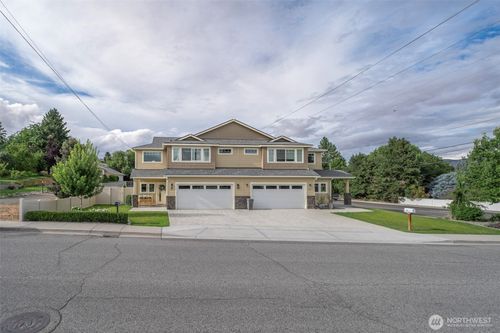 1804 Mulberry Ln, Wenatchee, WA, 98801-1215 | Card Image