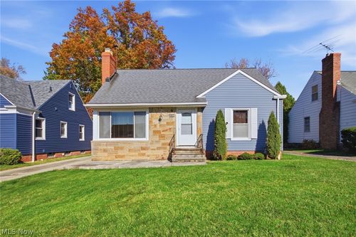 16040 Glenridge Avenue, Middleburg Heights, OH, 44130 | Card Image