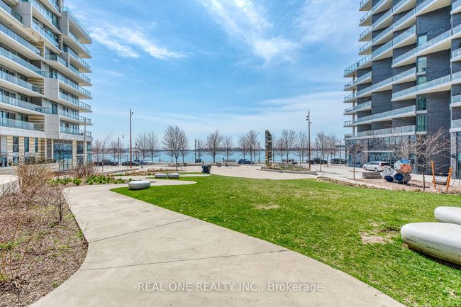818 - 1 Edgewater Dr, Condo with 2 bedrooms, 3 bathrooms and null parking in Toronto ON | Image 41