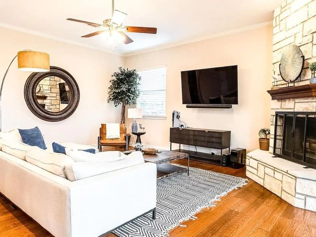 16308 Lake Loop, House other with 4 bedrooms, 4 bathrooms and 4 parking in Austin TX | Image 17