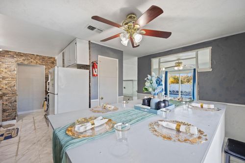 7518 Bowen Cir, Sacramento, CA, 95822-5112 | Card Image