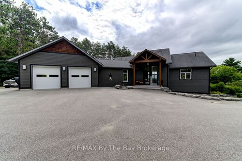 45 Military Rd, Penetanguishene, ON, L9M1S4 | Card Image