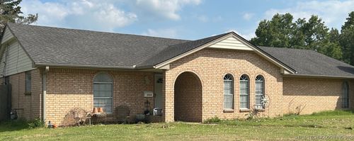 1054 Meadow Dr, Bartlesville, OK, 74006-5209 | Card Image