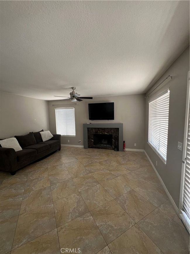 766 Lassen Dr, House other with 5 bedrooms, 3 bathrooms and 5 parking in Corona CA | Image 6