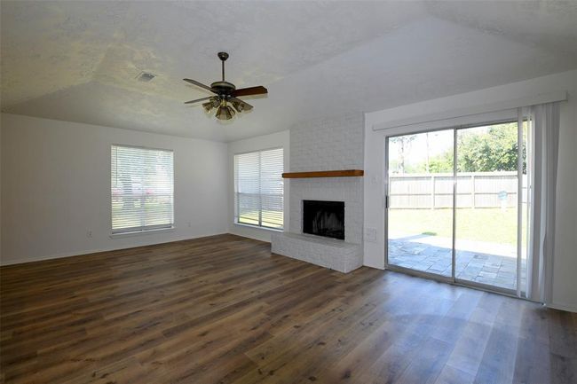 18811 Pine Trace Ct, House other with 3 bedrooms, 2 bathrooms and 2 parking in Humble TX | Image 15