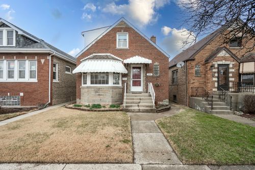 5944 W Foster Ave, Chicago, IL, 60630-1946 | Card Image