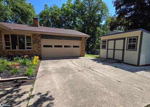 2020 Edgewood Dr, Webster City, IA, 50595-3148 | Card Image