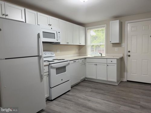 105 Hickman Rd, Claymont, DE, 19703-3502 | Card Image