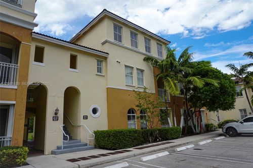204-10242 Nw 7th St, Miami, FL, 33172-4094 | Card Image