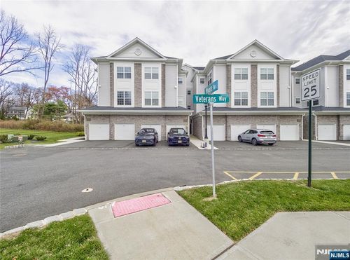63 Veterans Way, Morris Plains, NJ, 07950-2474 | Card Image