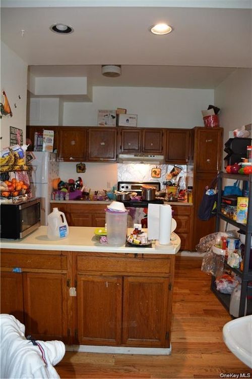 79 Lander St, Newburgh, NY, 12550-4944 | Card Image