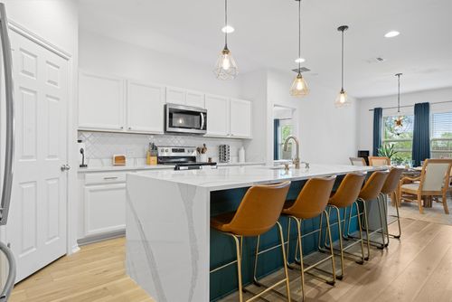 6404 Routenburn St, Austin, TX, 78754-3889 | Card Image
