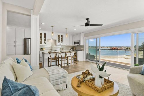 3c-3500 Bayside Walk, San Diego, CA, 92109-7462 | Card Image