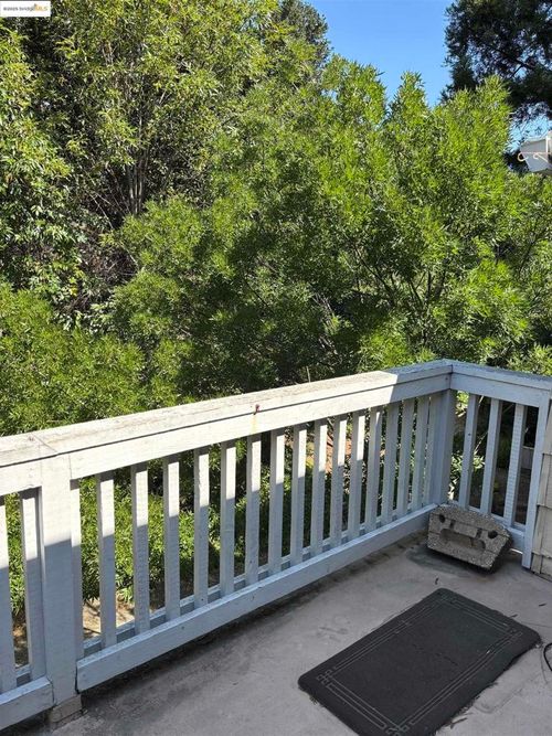 388 Mill Rd, Martinez, CA, 94553-4171 | Card Image
