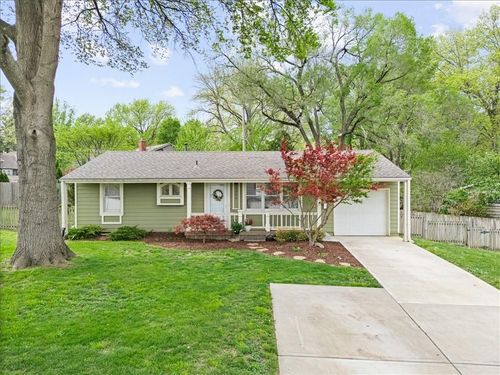 9036 Hemlock Dr, Overland Park, KS, 66212-2962 | Card Image