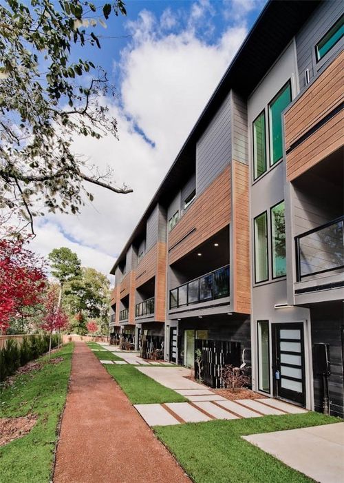 214 Nw 9th St, Bentonville, AR, 72712 | Card Image