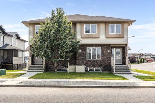 1-4952 Southlands Dr Se, Medicine Hat, AB, T1B0E9 | Card Image