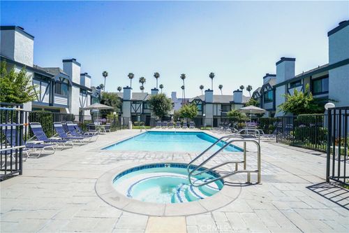 25-19231 Sherman Way, Reseda, CA, 91335 | Card Image