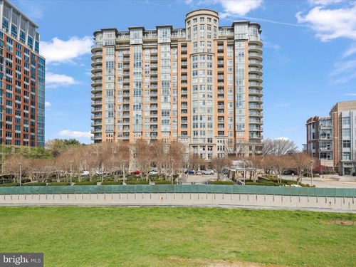 apt-708-8220 Crestwood Heights Dr, MCLEAN, VA, 22102-3131 | Card Image