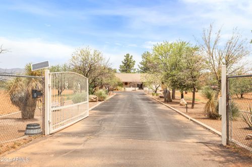 115 W Black Rd, Huachuca City, AZ, 85616-8300 | Card Image