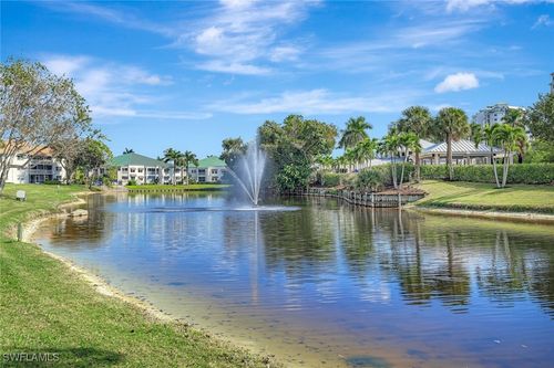 207-340 Horse Creek Dr, NAPLES, FL, 34110-6037 | Card Image